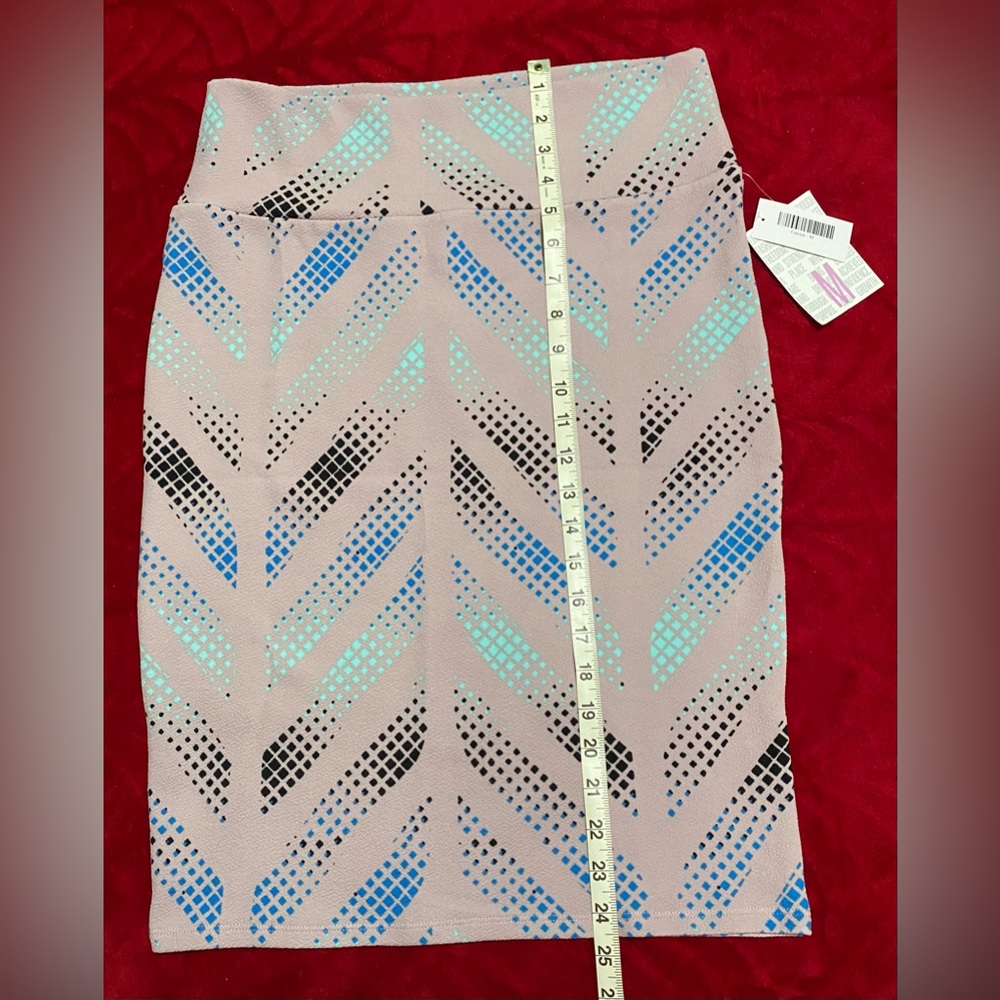 CLOSET CLEAR OUT ON ALL LULAROE MAKE A OFFER BUNDLE NWT MEDIUM STRETCH HIGHWAIST - Picture 1 of 11
